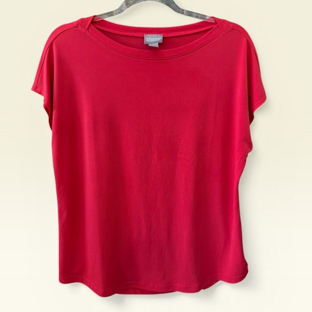 Chicos Size 1 Red Stretch Soft Top Short Sleeve Essentials Casual Capsule Shirt